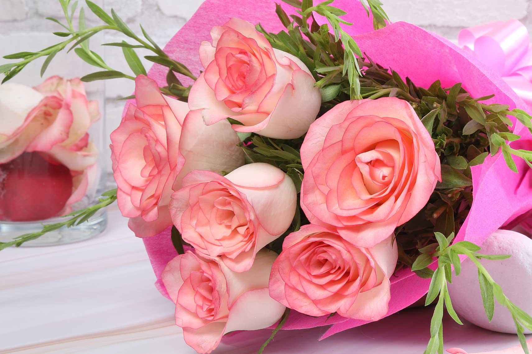 Bunch of 6 Pink Roses