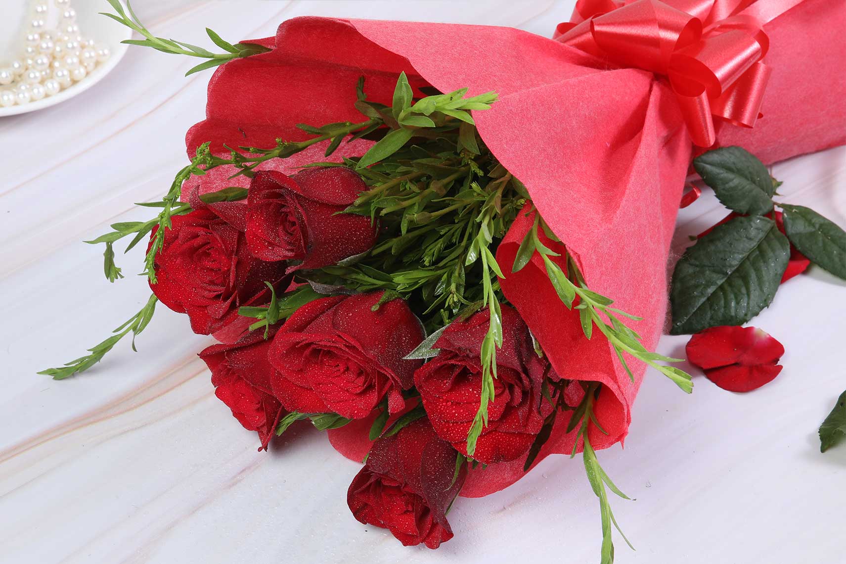 Redrose garland bouquet Buy Online