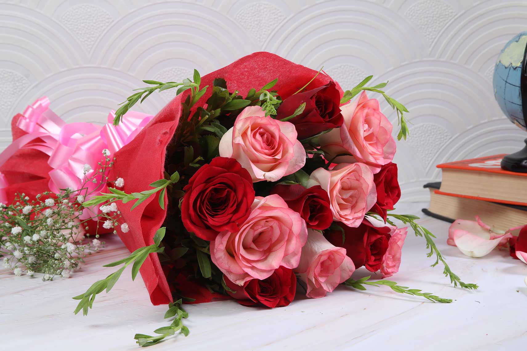 Send Buy 6 Red Roses & 6 Pink Roses Bunch Online