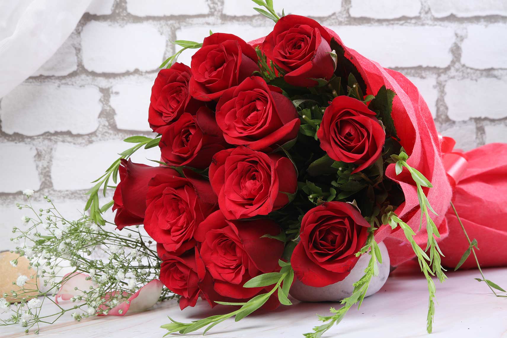 Beautiful Red Rose Bouquet: Order Online