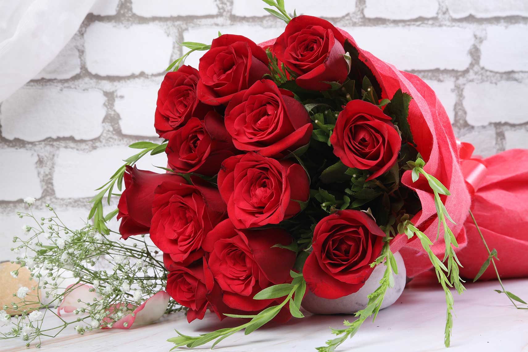 Order Beautiful Red Rose Bouquet: Order Online Online