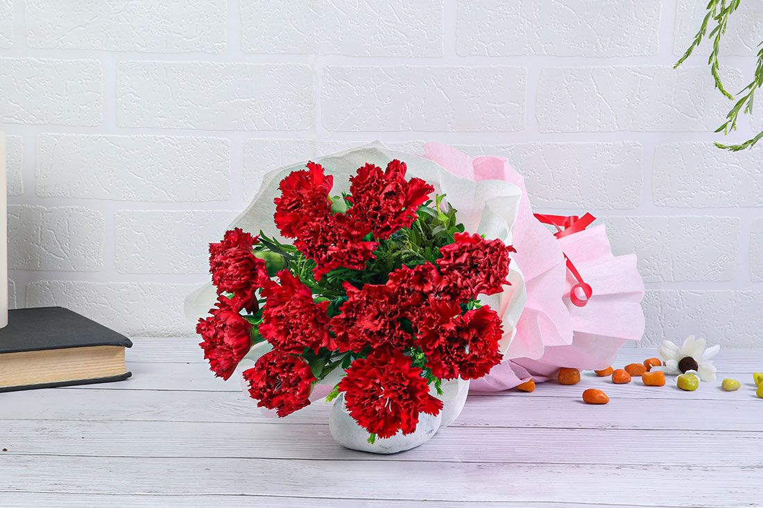 Buy Red Carnation Bouquet Delivery Online