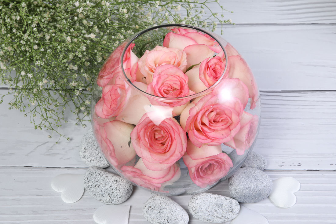 12 Pink Roses In Classic Bowl