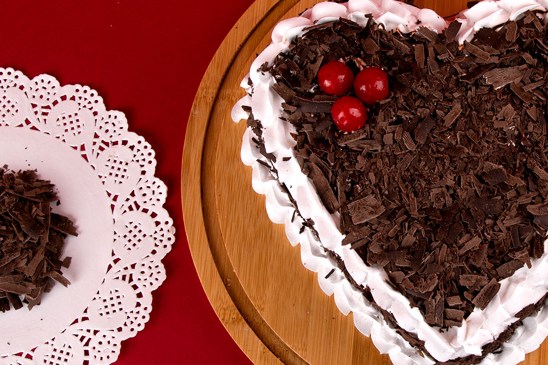 Black Forest Chocochip Cake