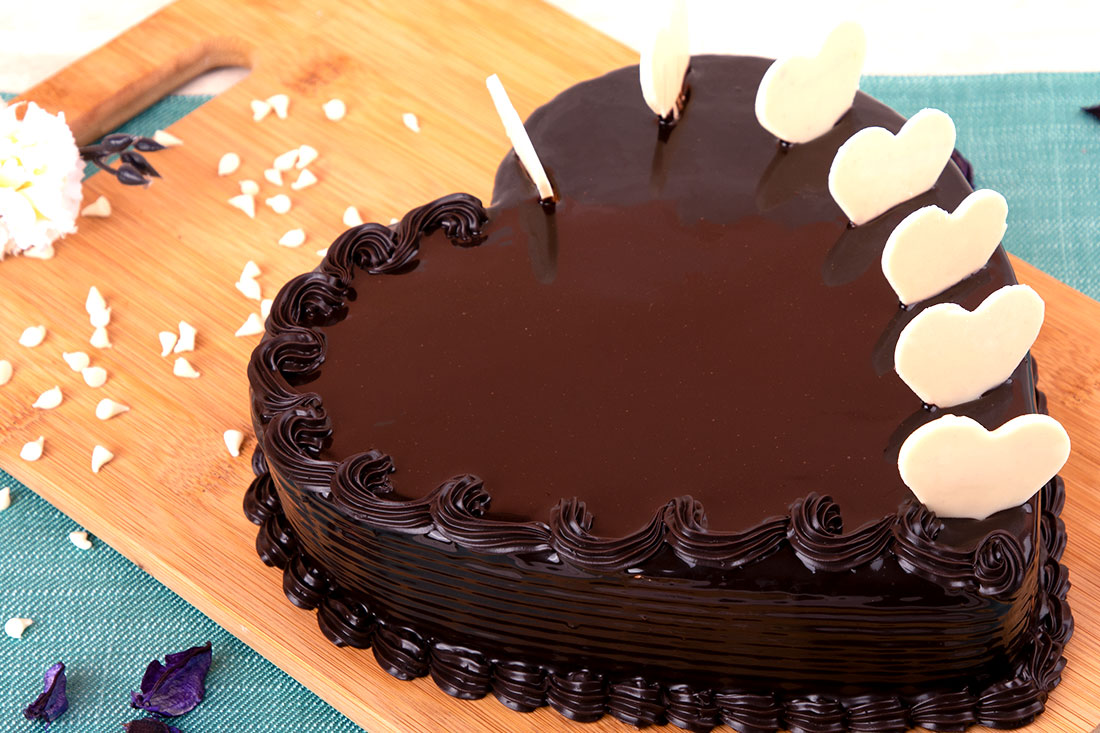 Heart Shaped Chocolate Cake for Birthday & Anniversary