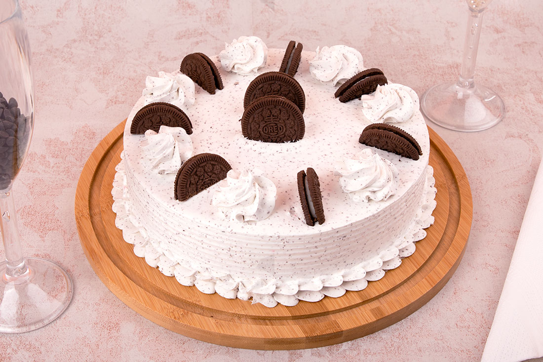 Buy Oreo White Chocolate Cake: Order Online