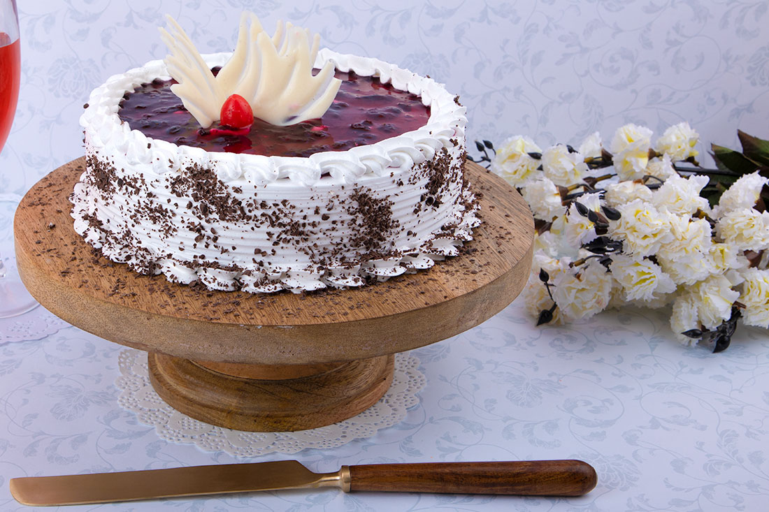 Delightful Premium Black Forest Cake – GuptShopper