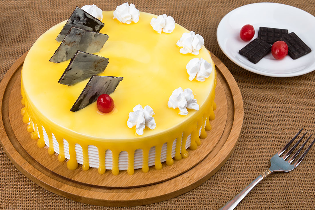 Order Pineapple Cake With Choco Chips: Buy Online Now