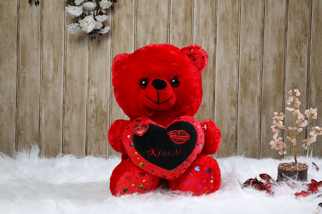 Send The red heart bear