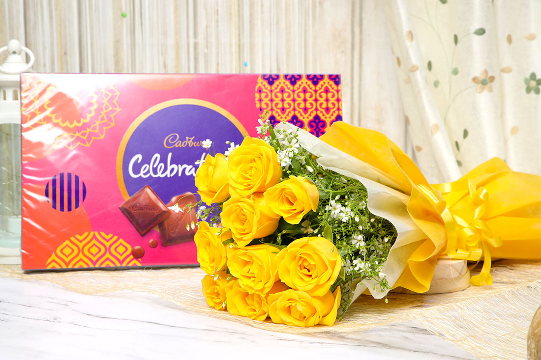 Send Fabulous Chocolate Flower Combo Online