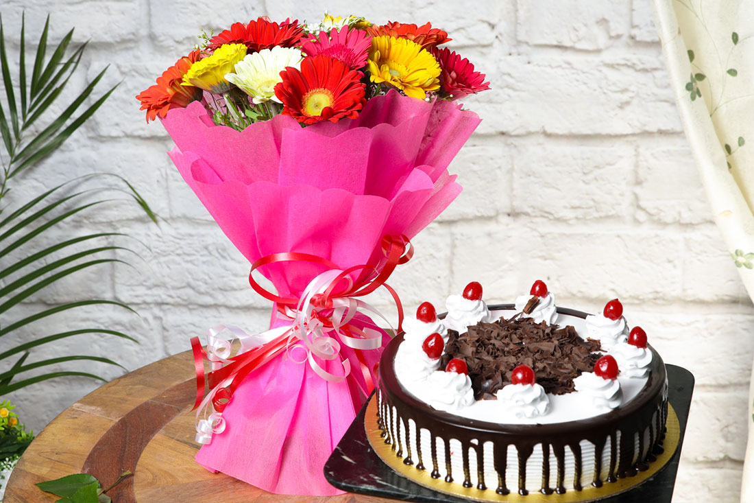 Order Divine Cake with Gerbera