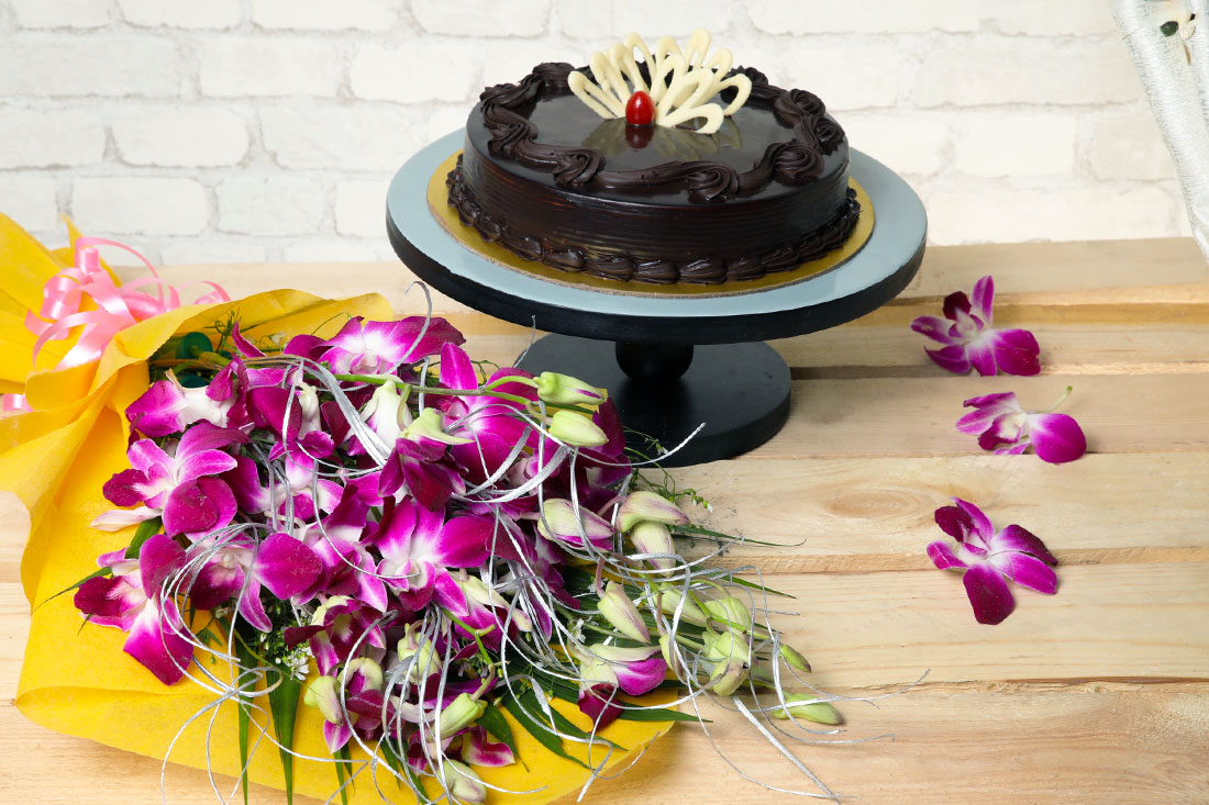 Blissful Cake Hamper Order Now