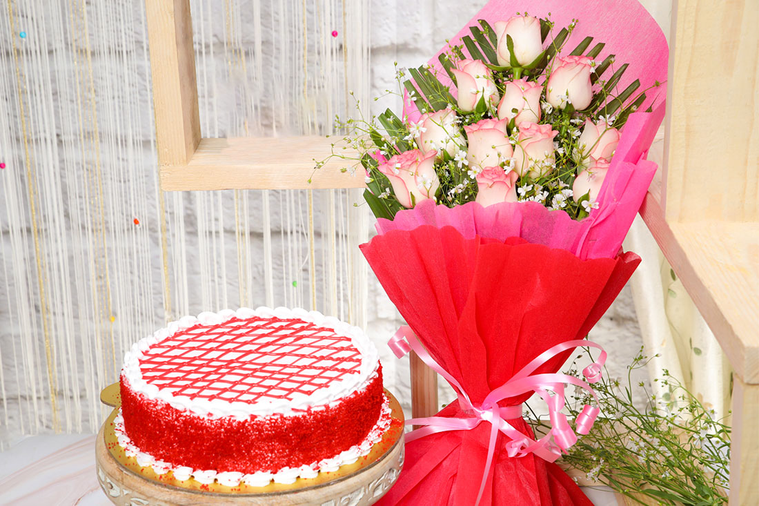 Order Impressive Cake & Rose Combo Online