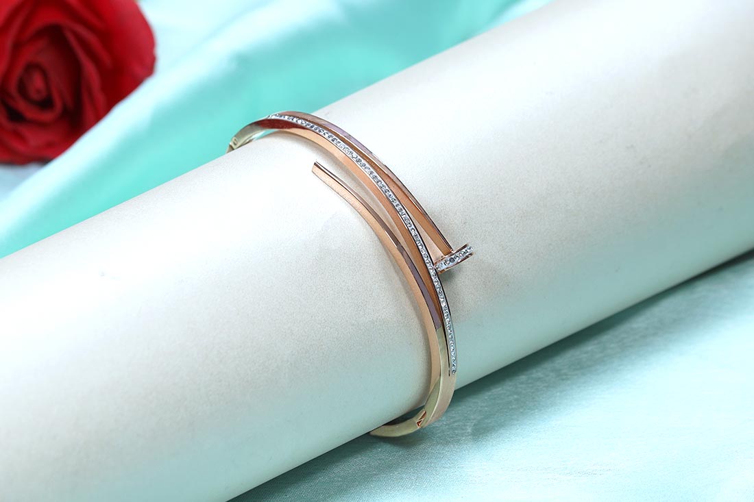 Elegant Rose Gold Plated Bracelet