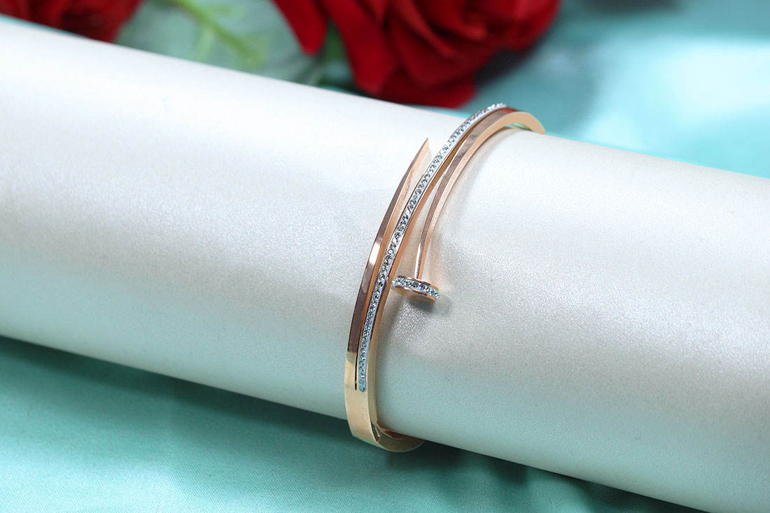 Elegant Rose Gold Plated Bracelet