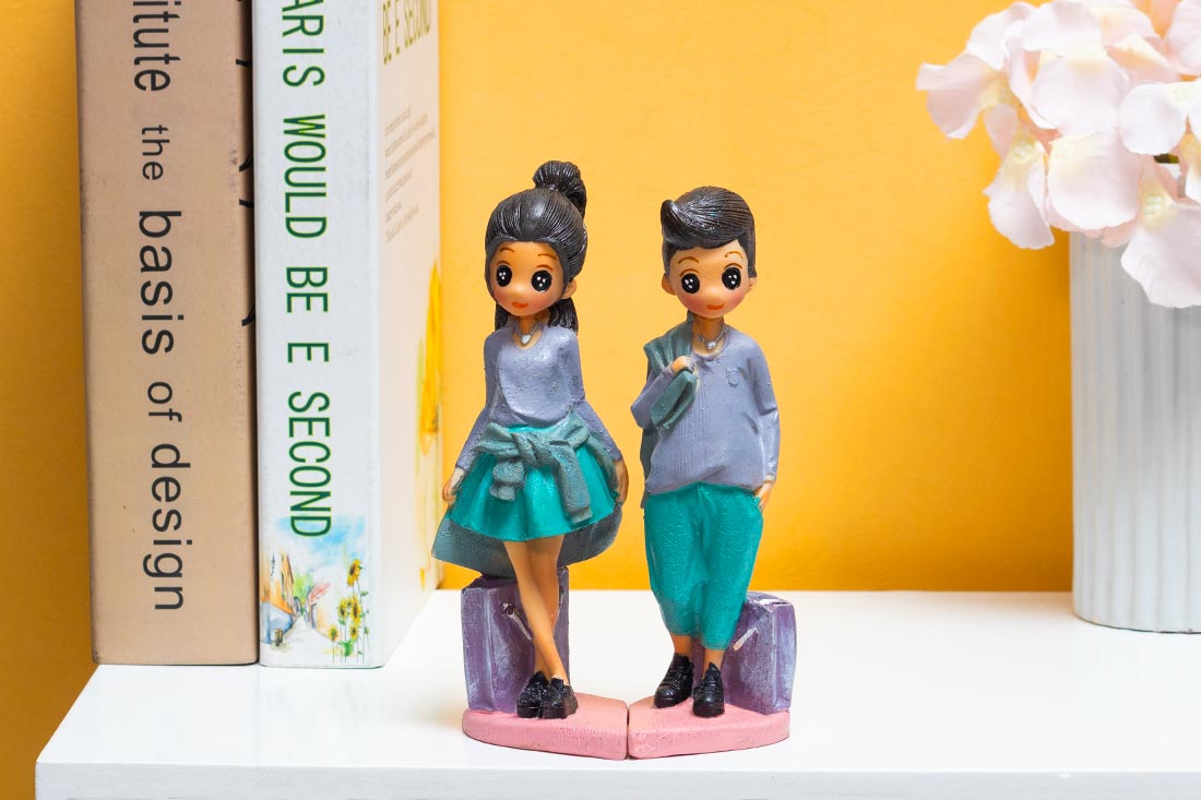 Fashionable Couple Statue