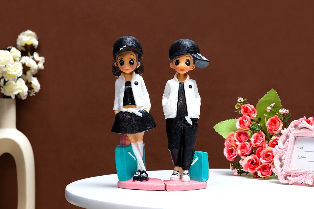 Buy Funky Couple Couple statue