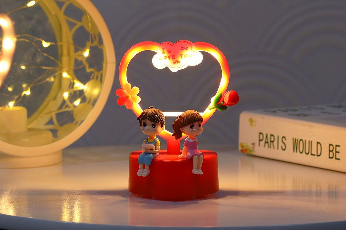 Love Couple LED Showpiece