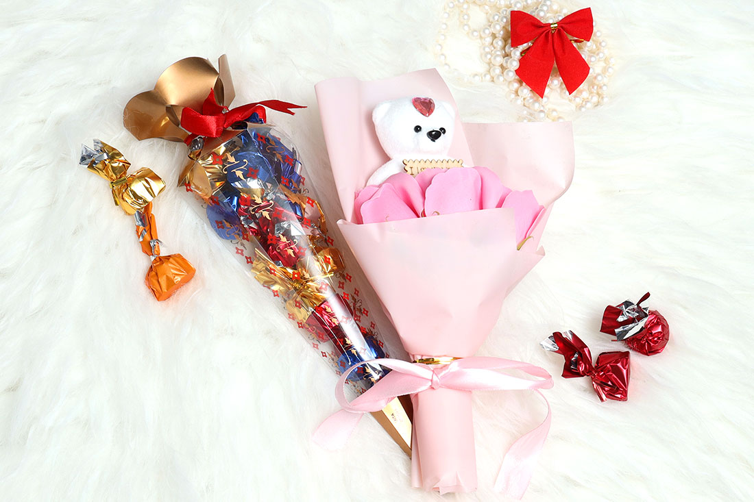Buy Pink Teddy Bear Chocolates Bouquet Online