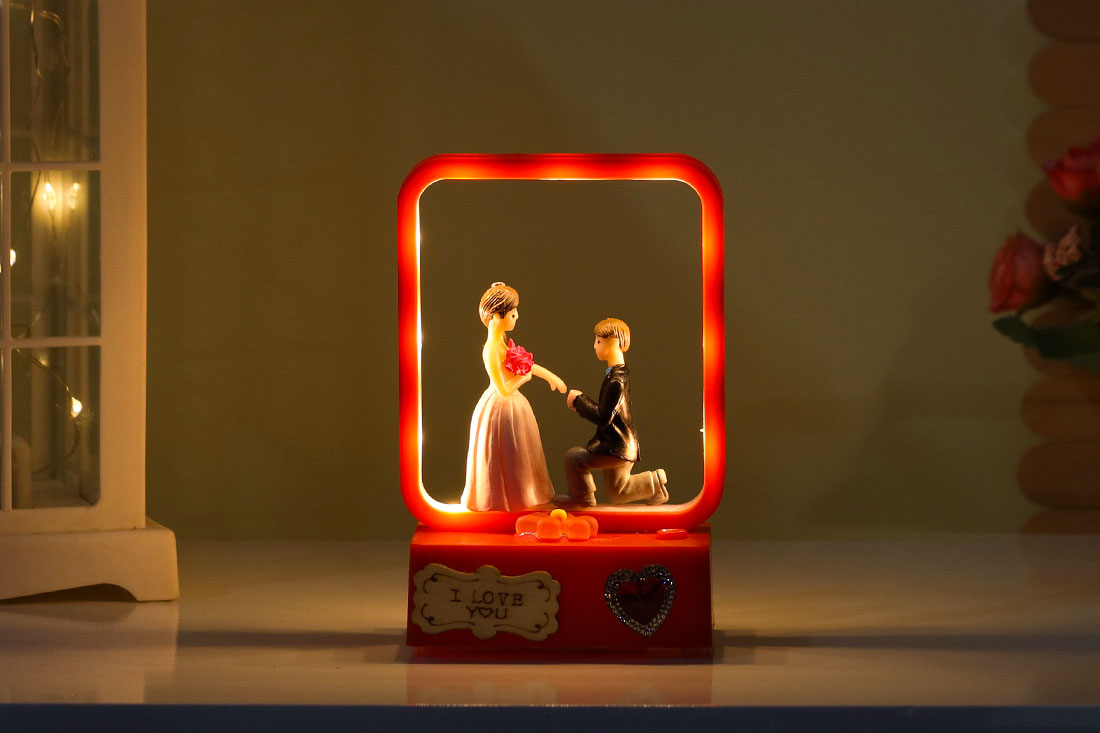 Romantic LED Purposing Couple