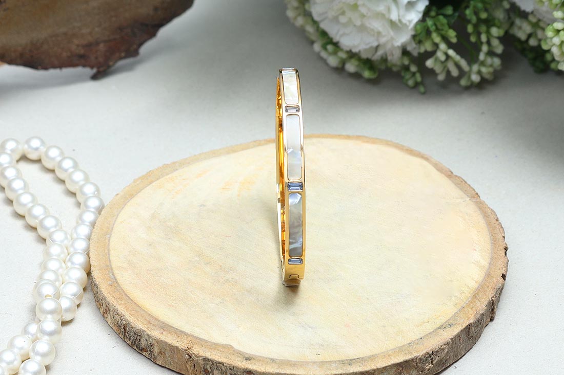 Stylish Flat Gold Plated Bracelet