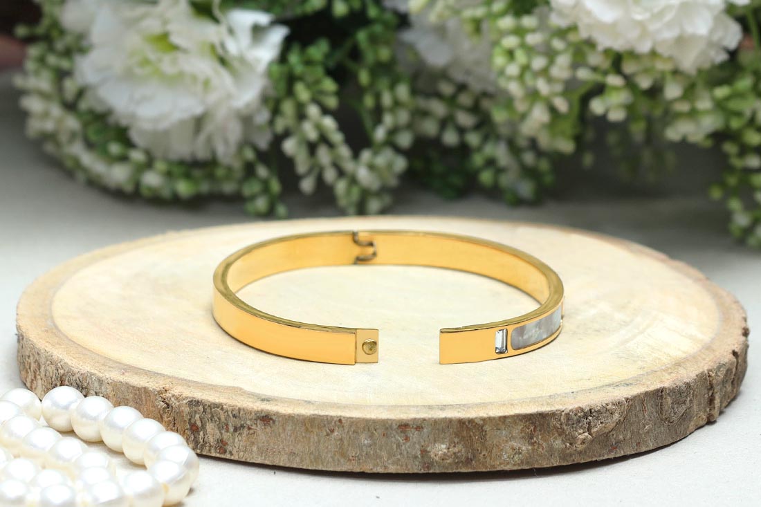 Stylish Flat Gold Plated Bracelet