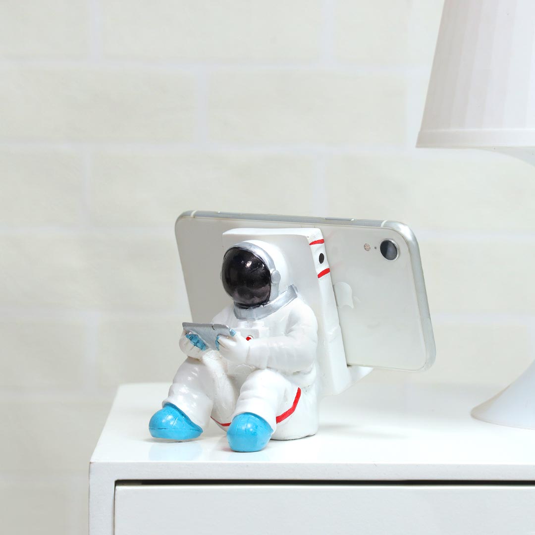 Attention-Grabbing Phenomenal Phone Stand