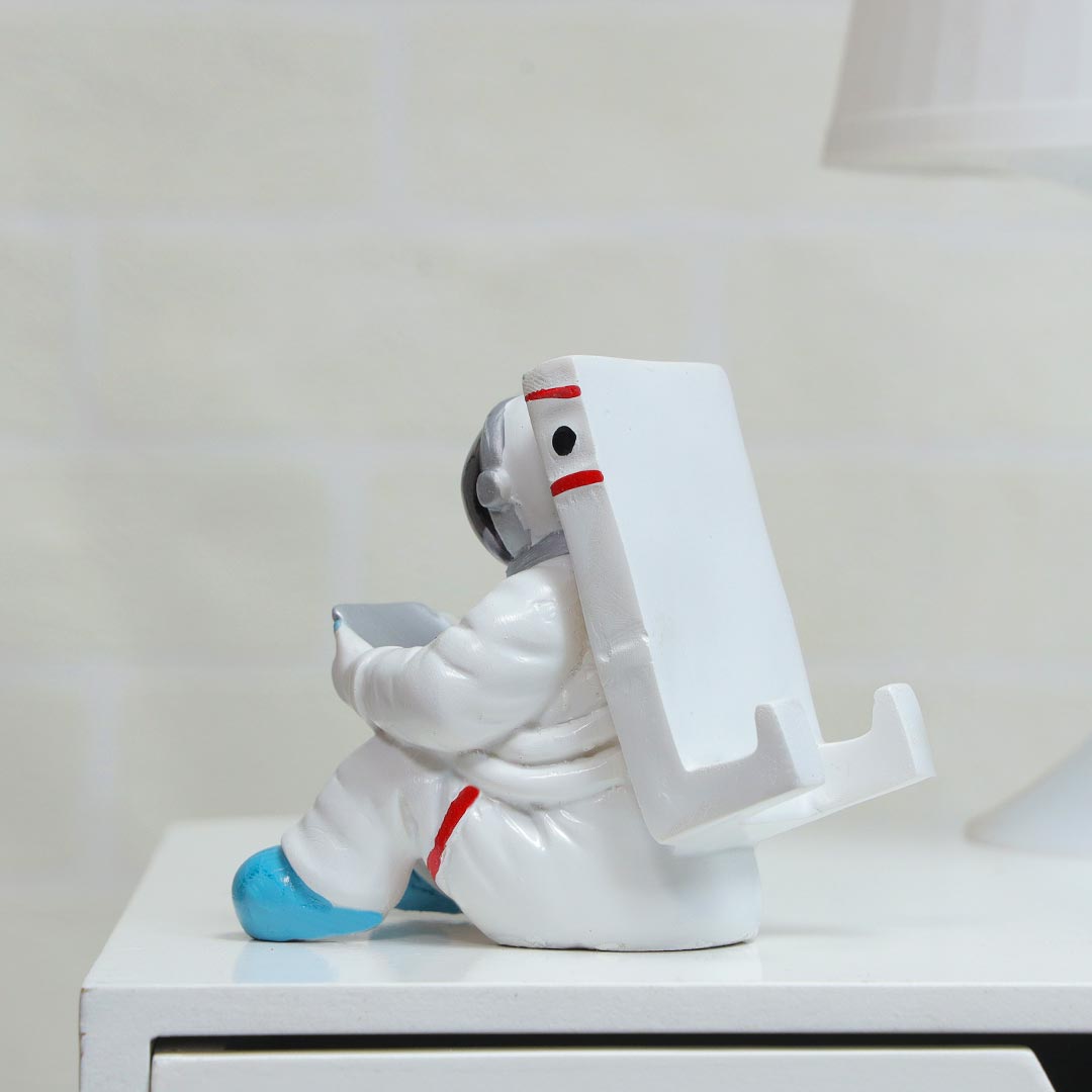 Attention-Grabbing Phenomenal Phone Stand