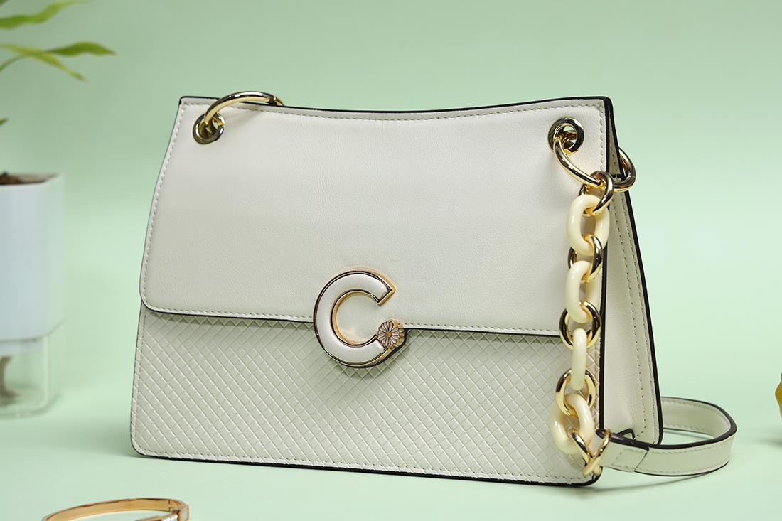 Flawless Multipurpose Off White Purse