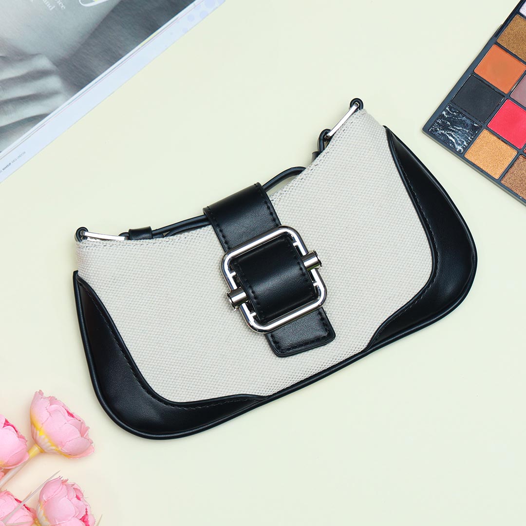 Buy The Trendsetter Fashionista Delight